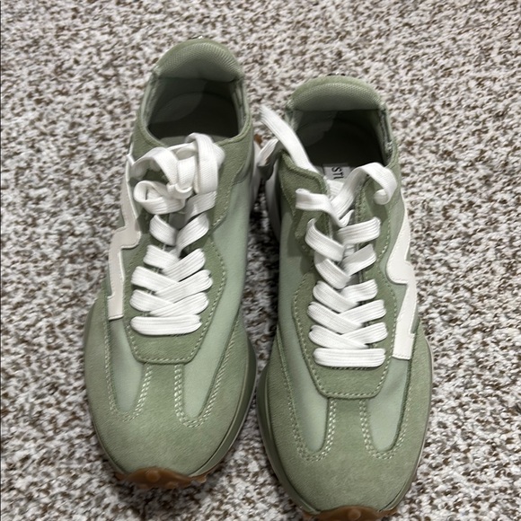 Women’s Steve Madden Campo sneakers 8.5 - Picture 2 of 5